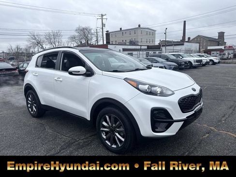 Used 2021 Kia Sportage S w/ S AWD Premium Package image 2