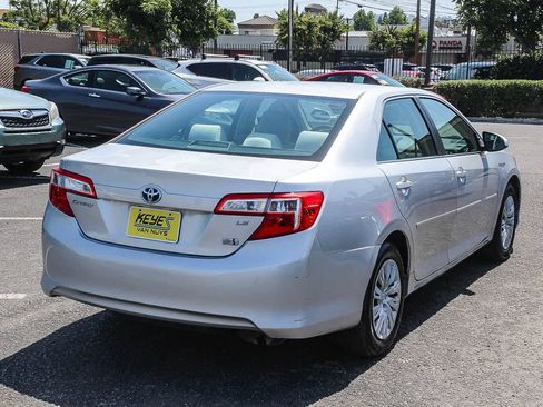 Used 2012 Toyota Camry LE image 4