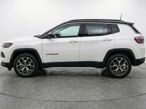 Used 2025 Jeep Compass Limited image 5