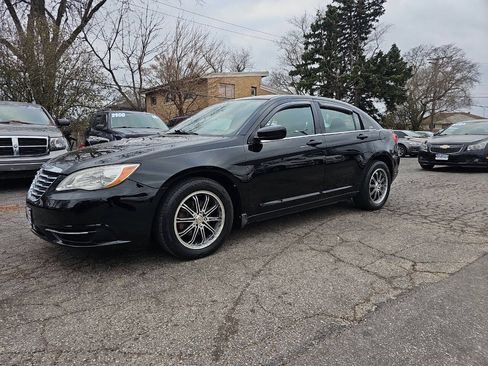 Used 2012 Chrysler 200 Touring FWD image 2