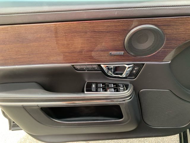 Used 2018 Jaguar XJ L Supercharged RWD image 14