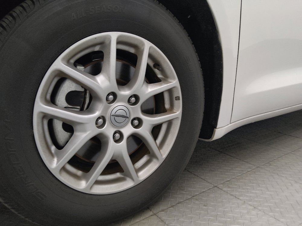 Used 2023 Chrysler Voyager LX FWD image 31
