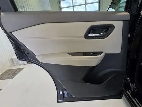Used 2023 Nissan Rogue SL AWD/4WD image 13