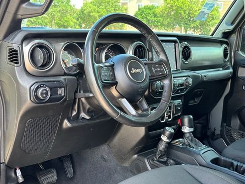 Used 2023 Jeep Gladiator Sport AWD/4WD image 11