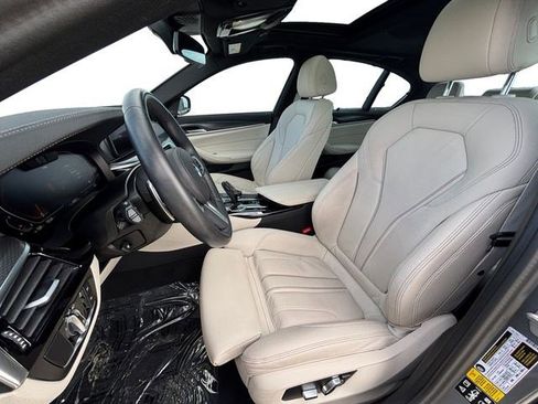 Used 2023 BMW 540i xDrive w/ Executive Package image 11