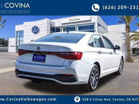 New 2026 Volkswagen Jetta SE image 7