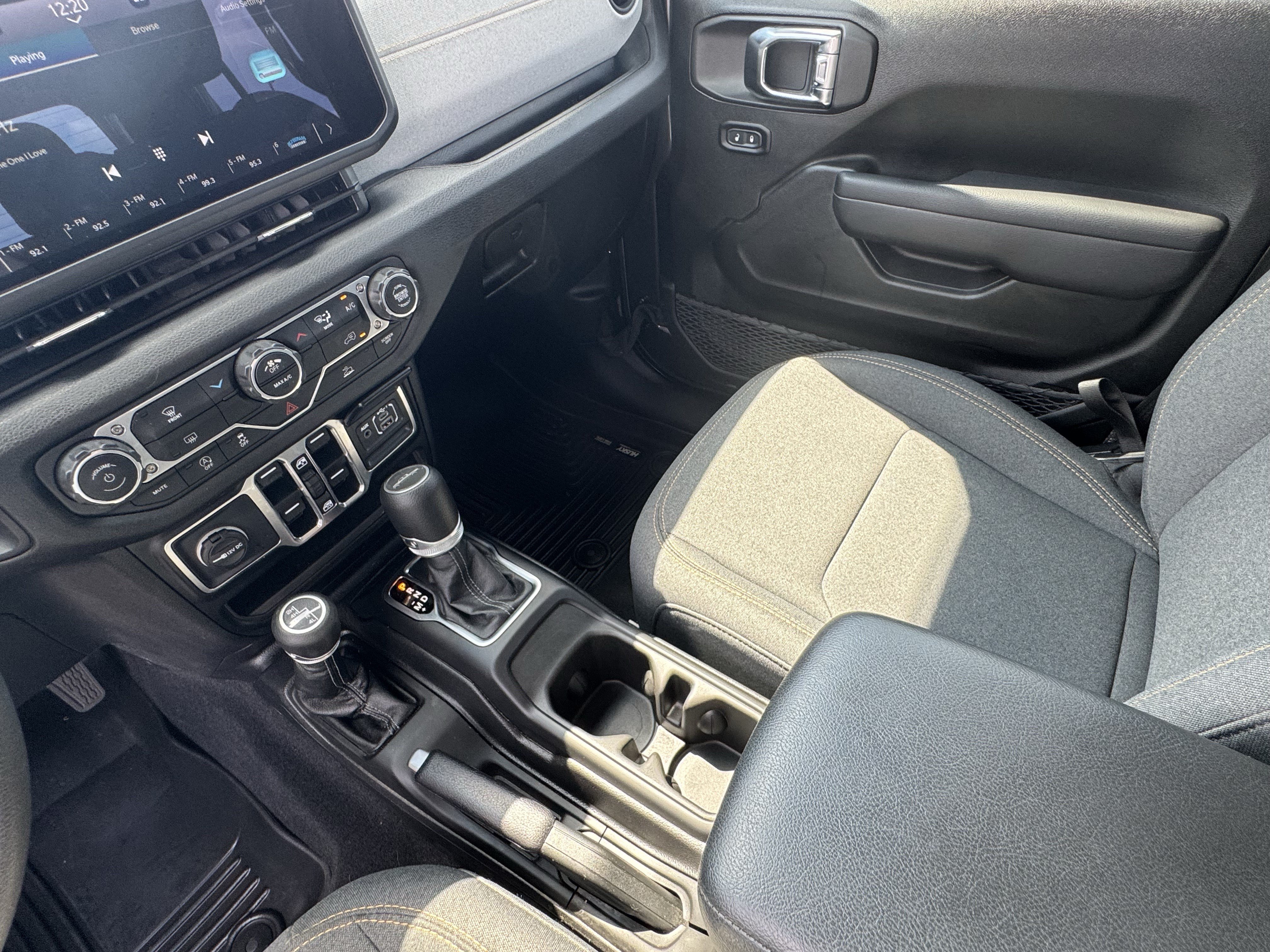 Used 2025 Jeep Gladiator Sport AWD/4WD image 27