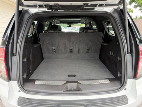 Used 2022 Chevrolet Suburban Premier w/ Premium Package AWD/4WD image 30