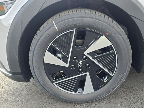 New 2025 Hyundai Ioniq 5 SE image 11