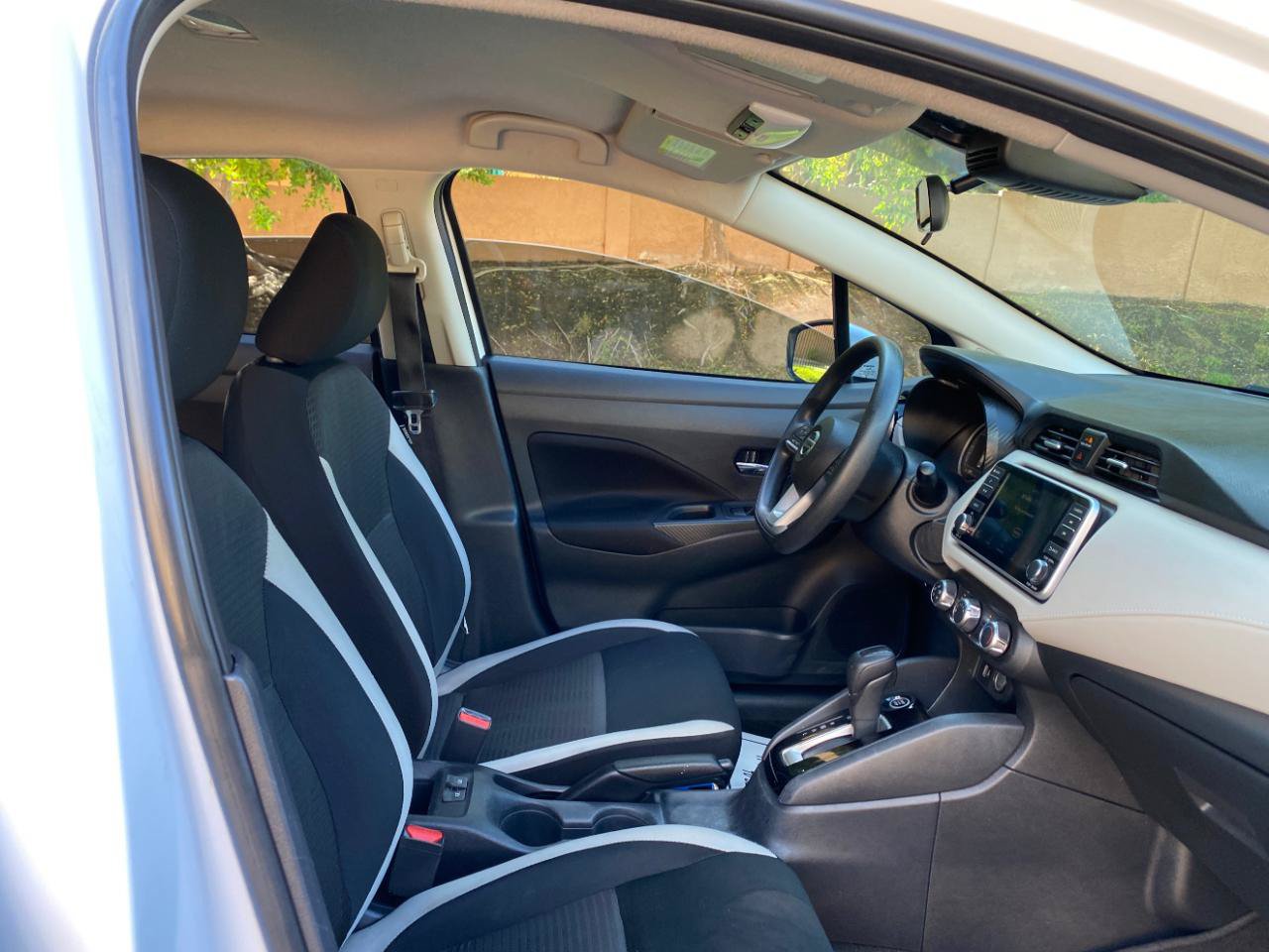 Used 2022 Nissan Versa SV FWD image 50