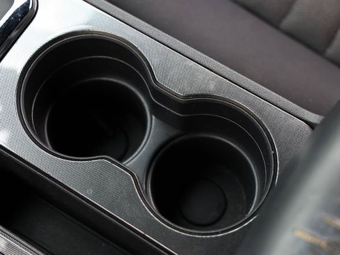Used 2010 Dodge Challenger SE RWD image 32