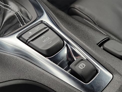 Used 2023 Chevrolet Camaro LT w/ Technology Package image 26