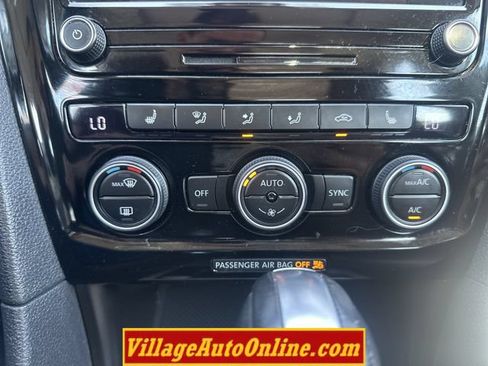 Used 2022 Volkswagen Passat 2.0T SE FWD image 21