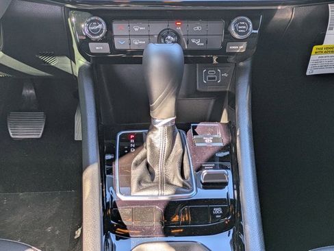 New 2026 Jeep Compass Latitude image 17