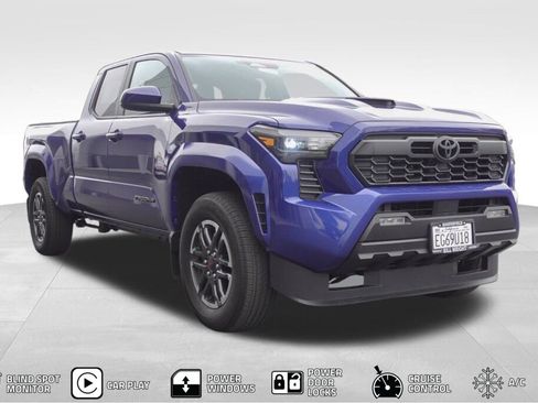 Used 2025 Toyota Tacoma TRD Sport image 1