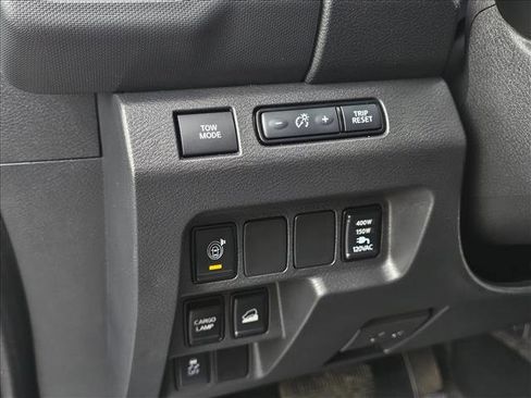 Used 2022 Nissan Frontier SV image 19