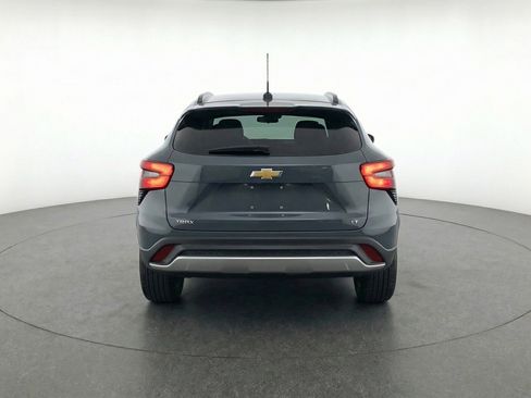 Used 2025 Chevrolet Trax LT w/ LT Convenience Package image 7