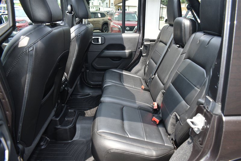 Used 2021 Jeep Wrangler Unlimited Sahara AWD/4WD image 21