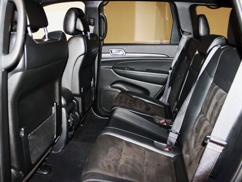 Used 2019 Jeep Grand Cherokee Altitude image 52