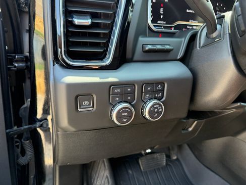 Used 2024 GMC Sierra 3500 Denali Ultimate AWD/4WD image 19