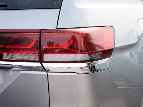 Used 2024 Volkswagen Atlas SE image 15