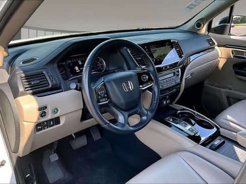 Used 2021 Honda Pilot Touring image 17