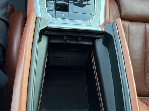 Used 2023 BMW X6 xDrive40i w/ M Sport Package image 29