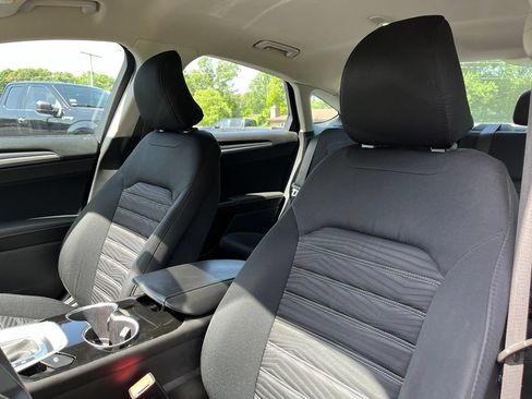 Used 2016 Ford Fusion SE FWD image 15