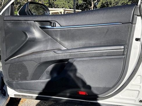 Used 2024 Toyota Camry SE image 25