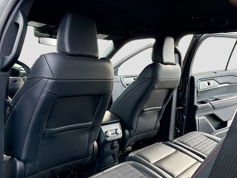 Used 2025 Ford Explorer ST-Line w/ Premium Package image 6