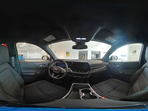 Used 2025 Chevrolet Equinox LT image 42