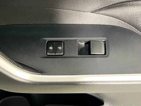 Used 2019 Toyota RAV4 LE image 31