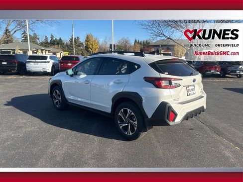 Used 2024 Subaru Crosstrek 2.0i Premium image 9