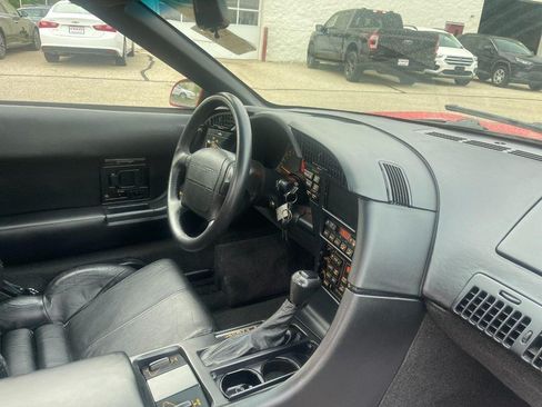 Used 1992 Chevrolet Corvette Convertible RWD image 2