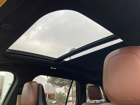 Used 2021 Lincoln Aviator Reserve w/ Equipment Group 210A image 14