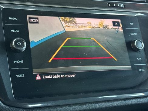 Used 2021 Volkswagen Tiguan SE R-Line image 18