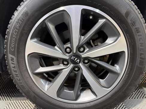 Used 2019 Kia Sorento EX image 30