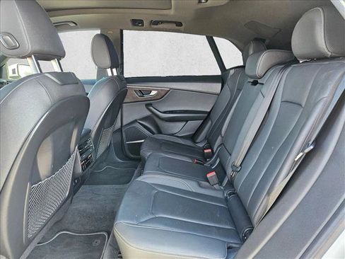 Used 2019 Audi Q8 Premium Plus w/ Premium Plus AWD/4WD image 25