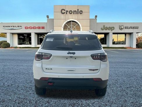 Used 2025 Jeep Compass Trailhawk AWD/4WD image 4