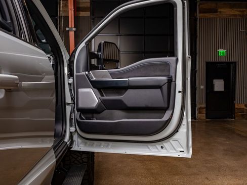 Used 2025 Ford F250 Platinum image 38