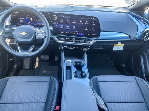 New 2026 Chevrolet Equinox EV LT image 11