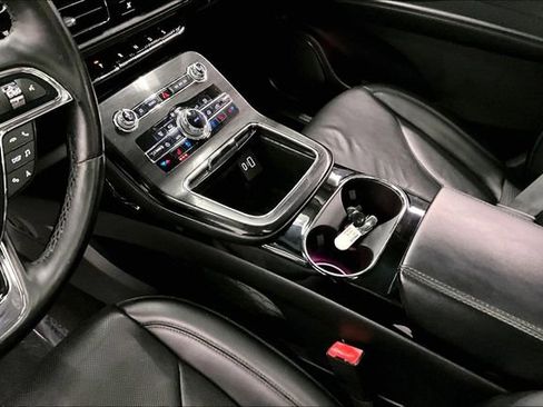 Used 2021 Lincoln Nautilus Reserve image 15