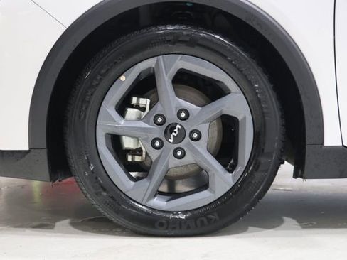 Used 2025 Kia K4 LXS image 45