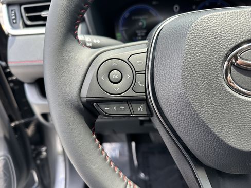 Used 2025 Toyota RAV4 XSE AWD/4WD image 19