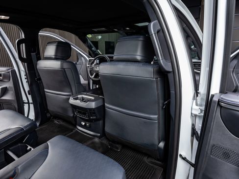 Used 2025 Toyota Sequoia Platinum image 31