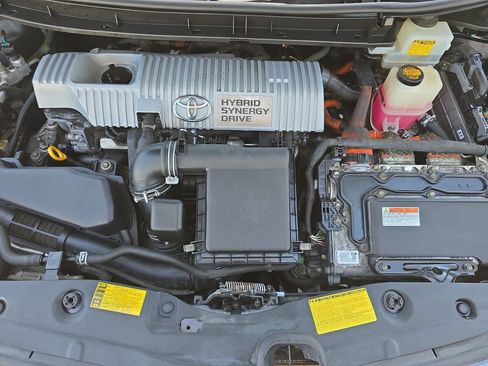 Used 2013 Toyota Prius Three FWD image 30