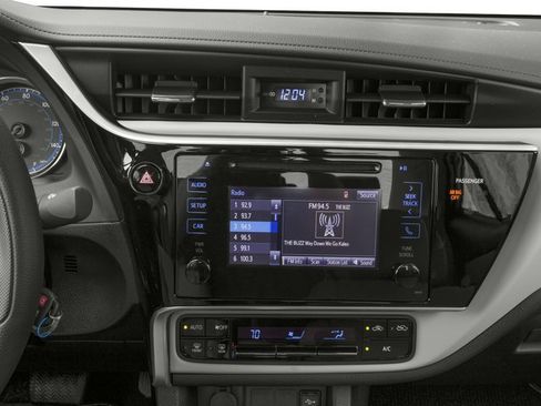 Used 2018 Toyota Corolla LE w/ Body Protection Package FWD image 10