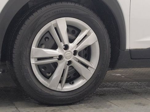 Used 2022 Nissan Kicks S image 31