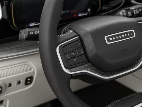 Used 2023 Jeep Wagoneer Series II AWD/4WD image 46