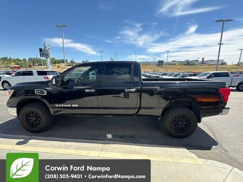 Used 2018 Nissan Titan SV AWD/4WD image 2